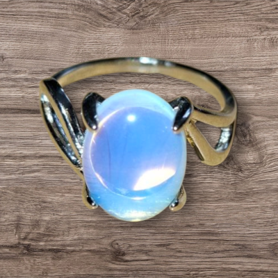 Zilverkleurige opaliet ring maat 18